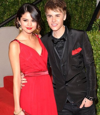 Foto Justin Bieber dan Selena Gomez Mesra - The Facemash Post